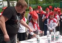 В Тульской области коммунисты продолжают массовый приём школьников в пионеры В Тульской области коммунисты продолжают массовый приём школьников в пионеры