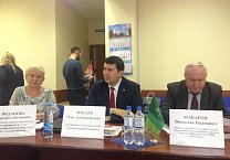 Олег Лебедев принял участие в круглом столе, посвященном проблемам пчеловодства
