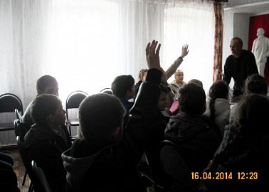 К 144 годовщине со дня рождения В.И. Ленина Горкомом КПРФ проведены уроки истории  со школьниками  СОШ №1, СОШ№2, СОШ№6, СОШ№9 с 3-го по 7-е классы.