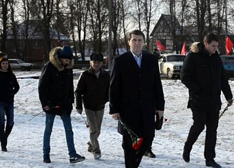 Тульский обком КПРФ провел в Туле автопробег, посвященный 74-й годовщине обороны города-героя. Тульский обком КПРФ провел в Туле автопробег, посвященный 74-й годовщине обороны города-героя.