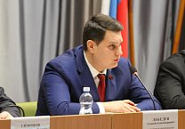 Областные депутаты отказались обсуждать «мусорную реформу» и вопрос по Курилам