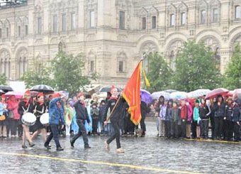 Юных туляков приняли в пионеры на Красной площади
