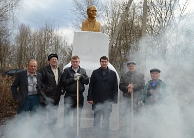 Наперекор либералам и ради торжества справедливости мы продолжим ремонтировать памятники В.И. Ленину. 
