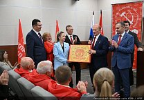 Геннадий Зюганов: Тульские оружейники работают в три смены под лозунгом «Все для Победы!» Тульскую область посетил Председатель ЦК КПРФ Г.А. Зюганов Геннадий Зюганов: Тульские оружейники работают в три смены под лозунгом «Все для Победы!» Тульскую область посетил Председатель ЦК КПРФ Г.А. Зюганов