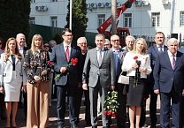 Тульский обком партии принял участие в открытии памятника В.А. Стародубцеву Тульский обком партии принял участие в открытии памятника В.А. Стародубцеву