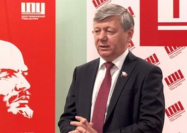 Дмитрий Новиков поделился опытом с участниками проекта “Красная трибуна” в Центре политической учебы ЦК КПРФ