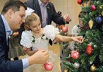 Алексей Лебедев на празднике в детской больнице