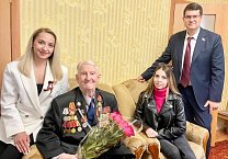 Тульский обком КПРФ поздравил ветерана Великой Отечественной войны А.И. Тимофеева с Днем Победы