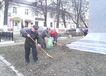 В городе Алексине коммунисты привели в порядок сквер и памятник В.И. Ленину. В городе Алексине коммунисты привели в порядок сквер и памятник В.И. Ленину.