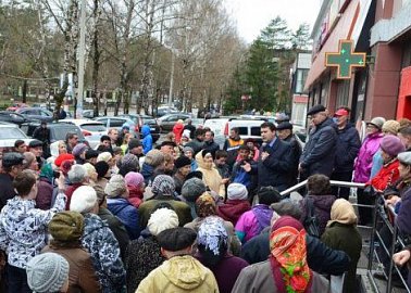  О.А. Лебедев провел массовую встречу с жителями города Алексина.