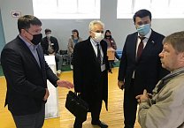 Олег Лебедев вместе с юристом объезжает проблемные избирательные участки во Владимирской области