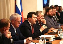 Олег Лебедев провёл в Государственной Думе круглый стол, посвященный продовольственной безопасности, развитию пчеловодства и охране окружающей среды Олег Лебедев провёл в Государственной Думе круглый стол, посвященный продовольственной безопасности, развитию пчеловодства и охране окружающей среды