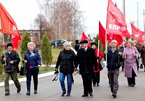 Ефремовский горком КПРФ провел автопробег, посвященный 100-летию комсомола