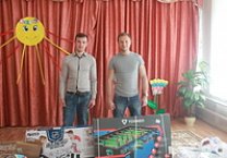 Тульский комсомол в Международный день защиты детей принял участие в благотворительной акции и посетил социально-реабилитационный центр для несовершеннолетних №1 города Тулы 