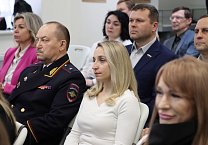 Светлана Белоус приняла участие во встрече депутатов с участницами автономной некоммерческой организации «Жены героев» Тульской области в тульском филиале Государственного исторического музея Светлана Белоус приняла участие во встрече депутатов с участницами автономной некоммерческой организации «Жены героев» Тульской области в тульском филиале Государственного исторического музея
