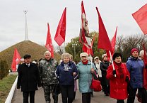 Ефремовский горком КПРФ провел автопробег, посвященный 100-летию комсомола