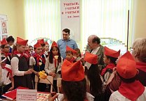 В Тульской области коммунисты продолжают массовый приём школьников в пионеры В Тульской области коммунисты продолжают массовый приём школьников в пионеры
