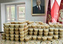 В международный день защиты детей воспитанники детских домов получили в подарок мёд от депутата Госдумы Олега Лебедева В международный день защиты детей воспитанники детских домов получили в подарок мёд от депутата Госдумы Олега Лебедева