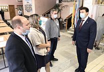 Олег Лебедев продолжил объезд избирательных участков в Рязанской области.