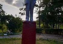 Ефремовские коммунисты отремонтировали памятник В.И.Ленину
