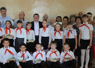 Школьники Ефремова вступают в пионеры