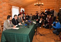 Встреча Павла Грудинина с иностранными журналистами в совхозе имени Ленина Встреча Павла Грудинина с иностранными журналистами в совхозе имени Ленина