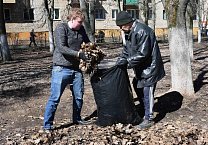 Субботник в Сквере Космонавтов