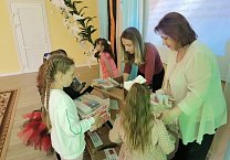 Тульские коммунисты поздравили детей