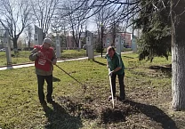 Тульские коммунисты привели в порядок Аллею Героев и памятник В.И. Ленину в г. Венёве Тульские коммунисты привели в порядок Аллею Героев и памятник В.И. Ленину в г. Венёве