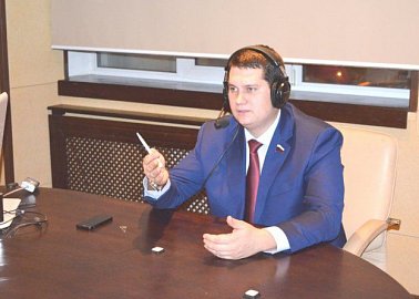 В эфире радио "Милицейская волна" подвели итоги работы обкома за прошедший год.