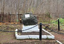 В преддверии дня великой октябрьской социалистической революции, комсомольцы, коммунисты и левые активисты Тулы провели коммунистические субботники у памятников, связанных с революционной славой нашей области В преддверии дня великой октябрьской социалистической революции, комсомольцы, коммунисты и левые активисты Тулы провели коммунистические субботники у памятников, связанных с революционной славой нашей области