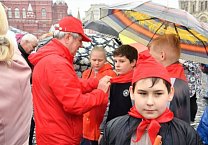 Юных туляков приняли в пионеры на Красной площади