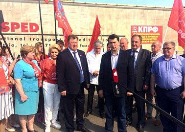 Тульский обком КПРФ вновь отправил гуманитарную помощь детям Донбасса