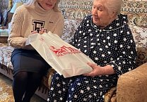 Депутат Тульской городской Думы Елена Чекан навестила ветеранов Великой Отечественной войны