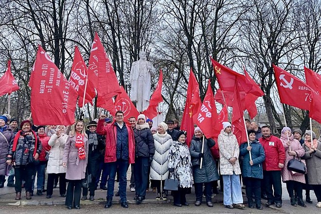 Тульские коммунисты отпраздновали 107-ю годовщину Великого Октября