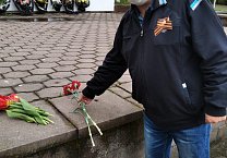 В Тульской области члены КПРФ почтили память героев Великой Отечественной войны в день 75-летия Великой Победы!