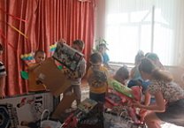 Тульский комсомол в Международный день защиты детей принял участие в благотворительной акции и посетил социально-реабилитационный центр для несовершеннолетних №1 города Тулы 