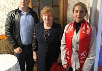 Тульские коммунисты чествуют ветеранов