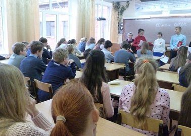 В Алексине ветераны комсомола провели встречу со школьниками 
