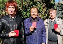 Ефремовские коммунисты приняли в свои ряды новых товарищей