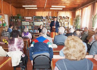 Член ЦК КПРФ, секретарь обкома партии, депутат-коммунист Олег Лебедев встретился с партийным активом города Одоева Тульской области. Член ЦК КПРФ, секретарь обкома партии, депутат-коммунист Олег Лебедев встретился с партийным активом города Одоева Тульской области.