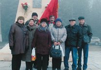 Кимовские коммунисты возложили цветы к памятнику В.И. Ленину