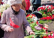 Ефремовские коммунисты приняли активное участие в городских мероприятиях посвященных празднованию 80-летия Великой Победы Ефремовские коммунисты приняли активное участие в городских мероприятиях посвященных празднованию 80-летия Великой Победы