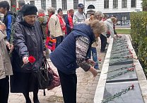 Тульские коммунисты почтили память защитников Советской власти Тульские коммунисты почтили память защитников Советской власти