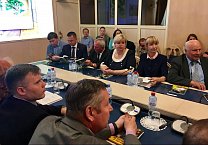Олег Лебедев провёл торжественную церемонию гашения почтовых марок, посвящённых истории отечественного пчеловодства