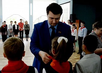 Дни приема в пионеры учащихся средних школ. Дни приема в пионеры учащихся средних школ.