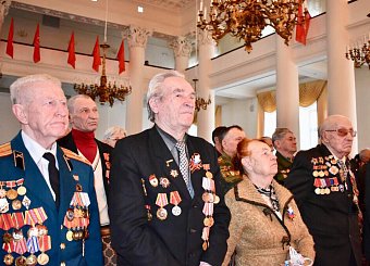100-летие Красной Армии и 25-летие воссоздания Компартии. 100-летие Красной Армии и 25-летие воссоздания Компартии.
