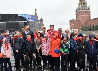 Юных туляков приняли в пионеры на Красной площади