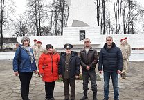 Алексинские коммунисты приняли участие в городских мероприятиях, посвященных 78-ой годовщине освобождения г. Алексина от немецко-фашистских захватчиков!