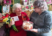 В Тульской области депутаты-коммунисты и секретари в преддверии 80-летия Великой Победы поздравляют ветеранов В Тульской области депутаты-коммунисты и секретари в преддверии 80-летия Великой Победы поздравляют ветеранов